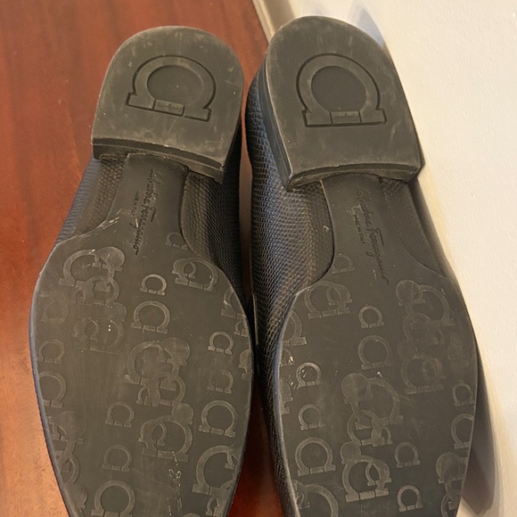 Salvatore Ferragamo Textured Black Loafers - Picture 5 of 6